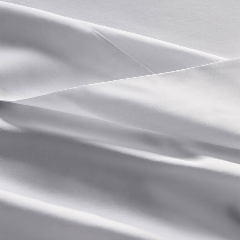 Closeup details of Marriott Bonvoy Boutiques white tencel sheet Closeup details of Marriott Bonvoy Boutiques white tencel sheet