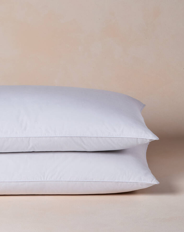 Stacked set of Marriott Bonvoy Boutiques pillows for side sleepers