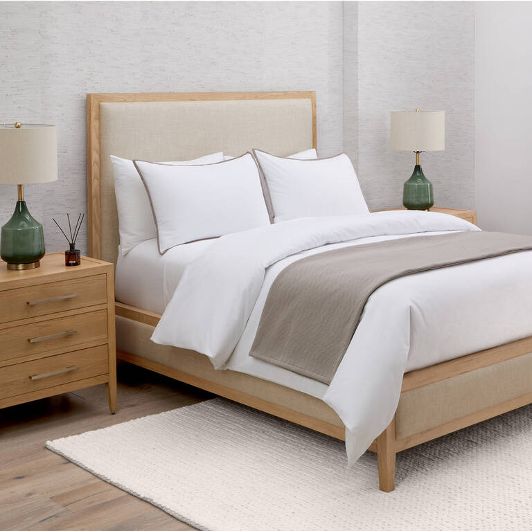 Westin Heavenly Bed with full layers of bedding and signature hotel throw Westin Heavenly Bed with full layers of bedding and signature hotel throw