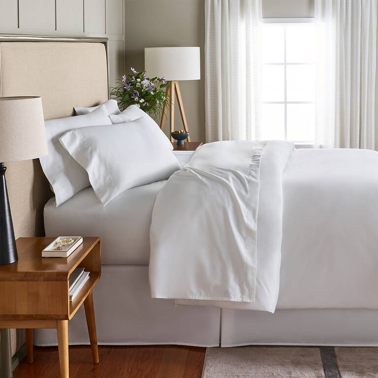 Le Meridien bedding in styled bedroom Le Meridien bedding in styled bedroom