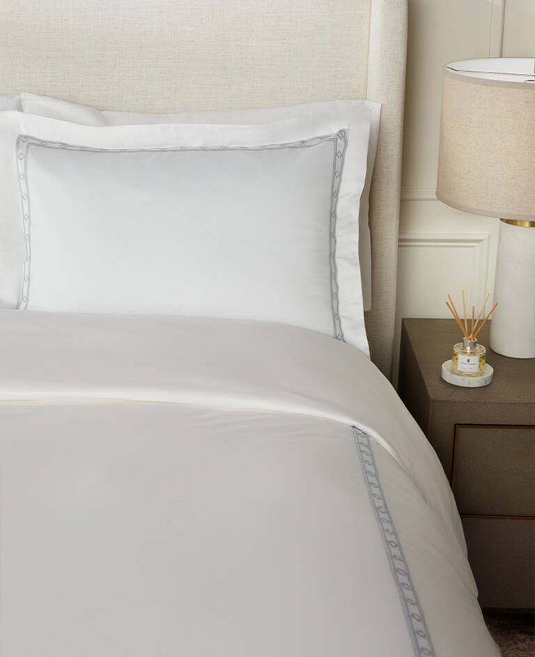 The Ritz-Carlton diamond bedding set