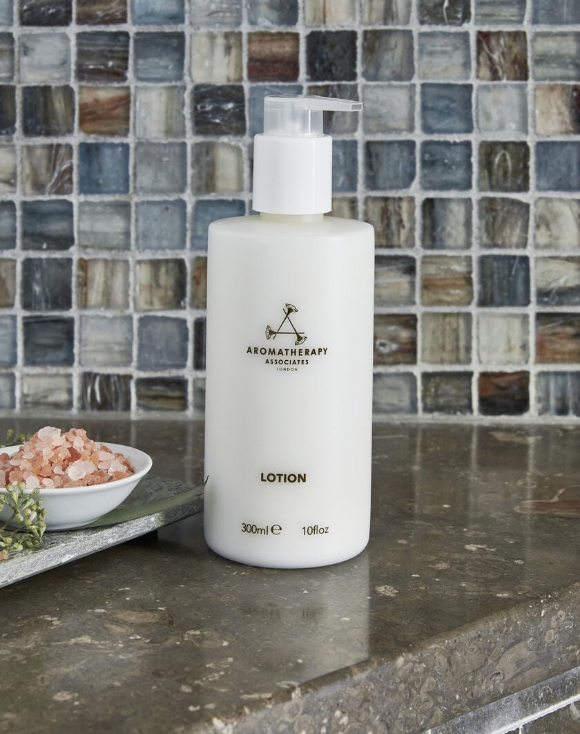 Ylang Ylang Body Lotion thumbnail number 1