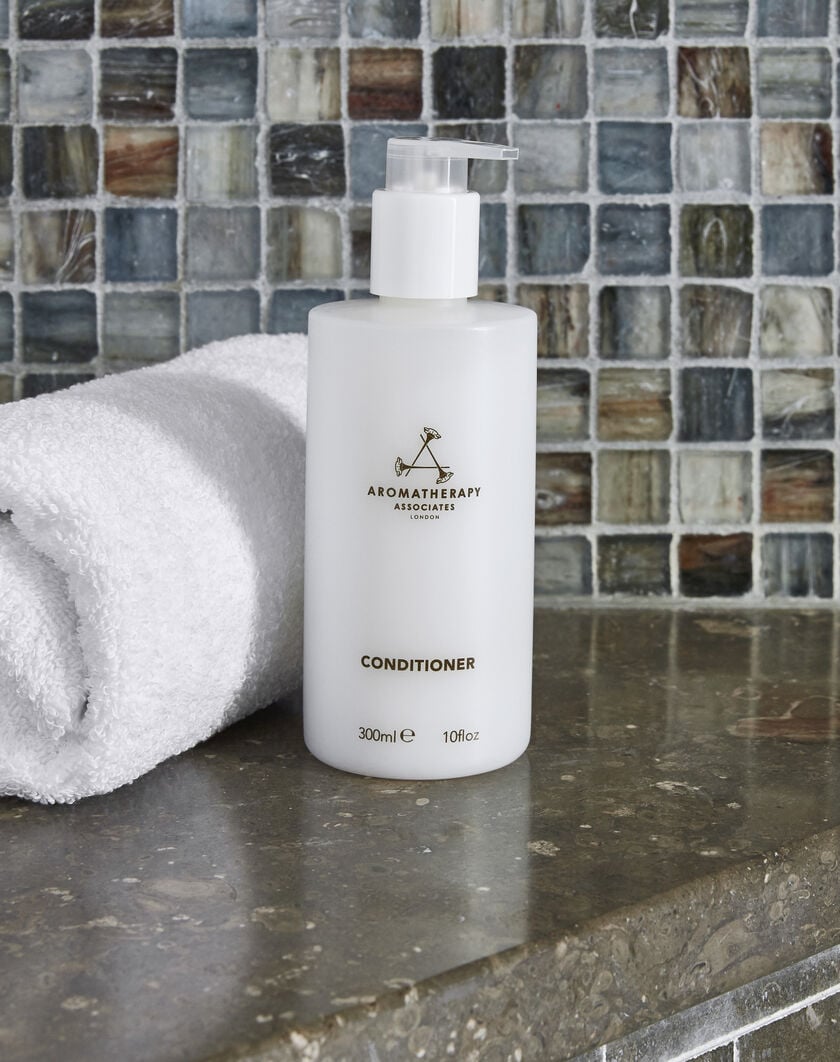 Ylang Ylang Conditioner thumbnail number 1