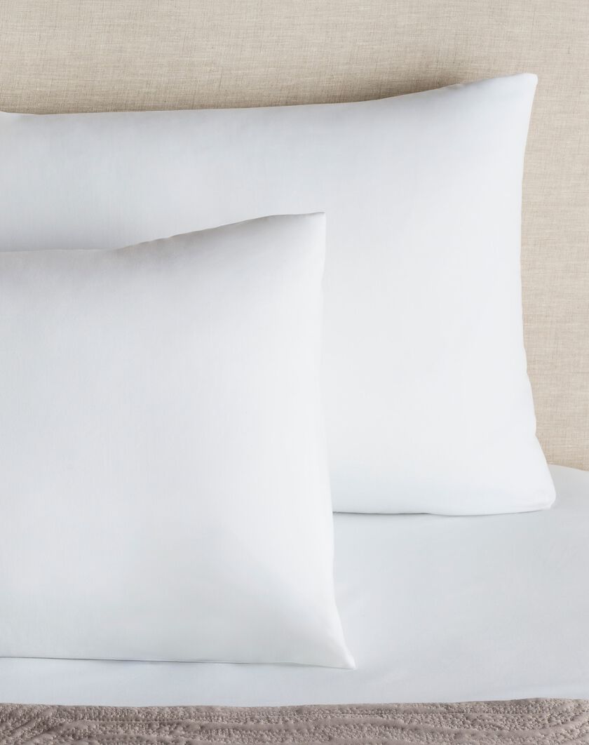 Signature White Pillowcases thumbnail number 1