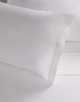 Classic Pillow Shams thumbnail number 1