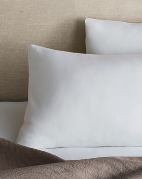 Hotel White Pillowcases thumbnail number 1