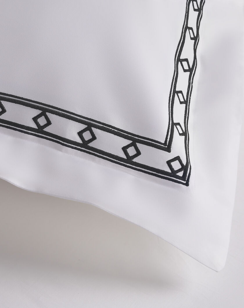 Diamond Border Bedding Set thumbnail number 3