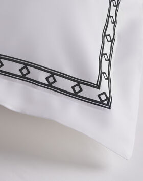 Diamond Border Pillow Shams thumbnail number 3