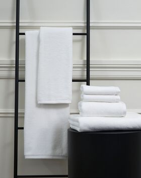 Diamond Bath Towel Set thumbnail number 1