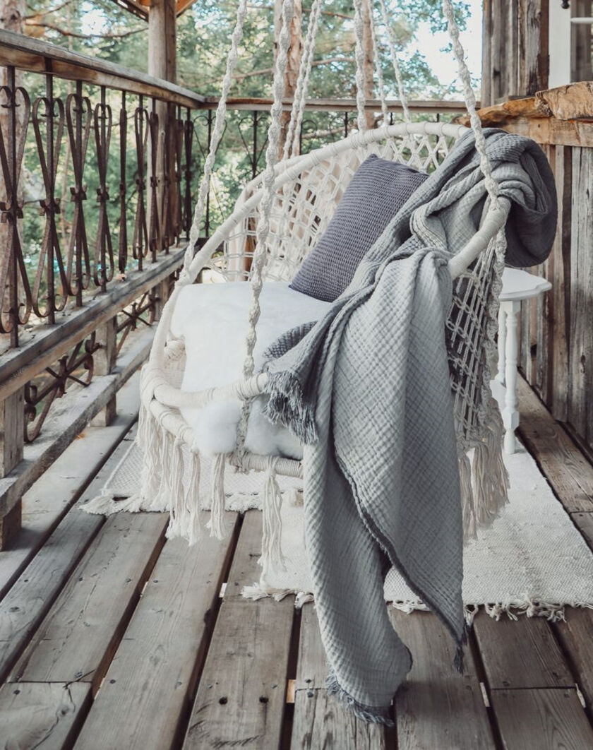 Muslin Throw thumbnail number 1