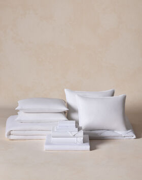 Signature Bedding Set thumbnail number 0