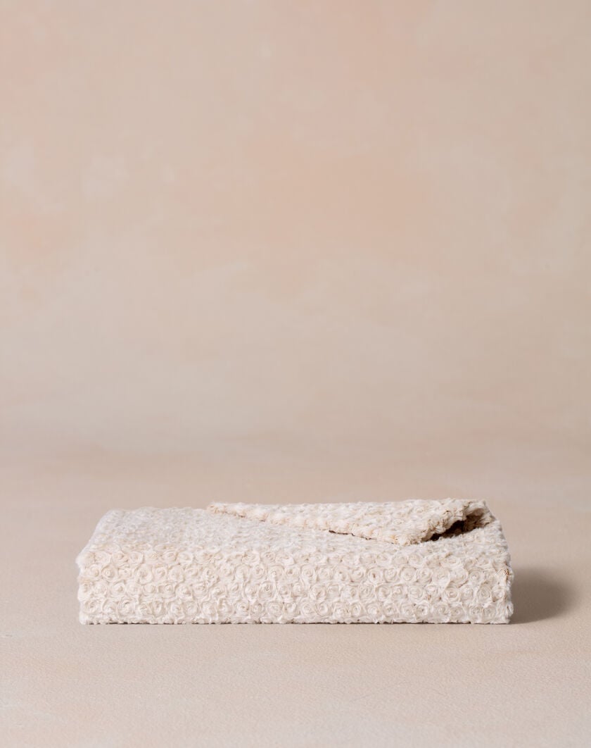 Rosebud Throw thumbnail number 0
