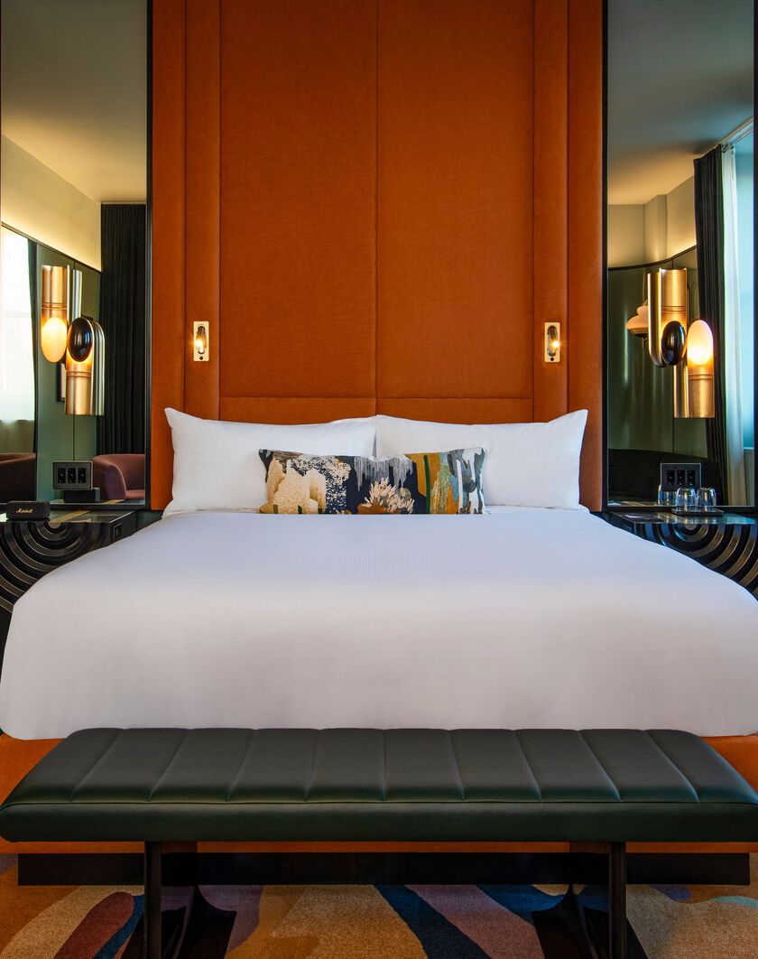 Solid White Bed & Bedding Set thumbnail number 1