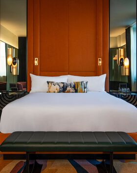 Solid White Bed & Bedding Set thumbnail number 1