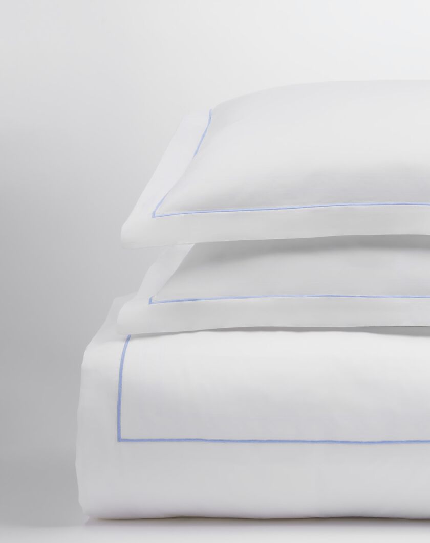 Hotel Stripe Duvet Cover & Shams Set thumbnail number 1