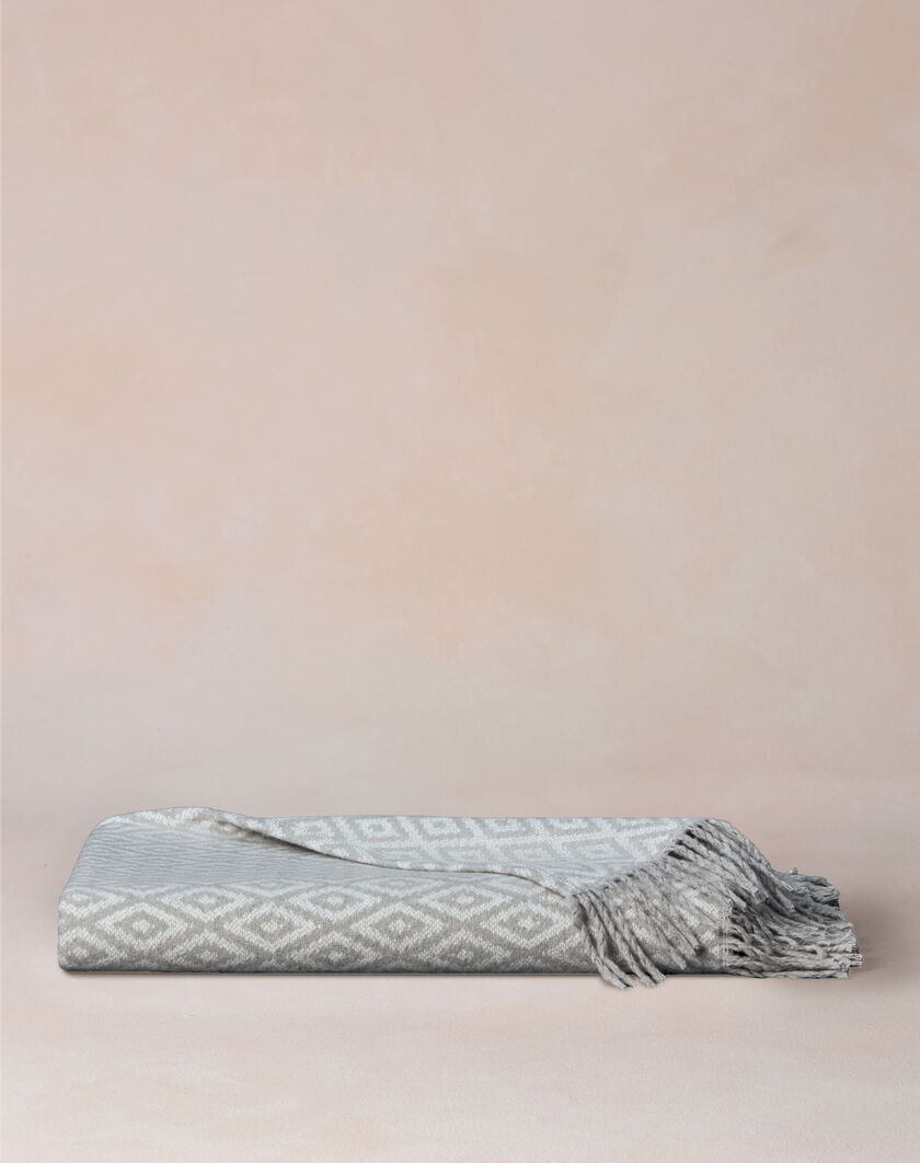Frette 1860 For St. Regis Diamond Throw thumbnail number 0