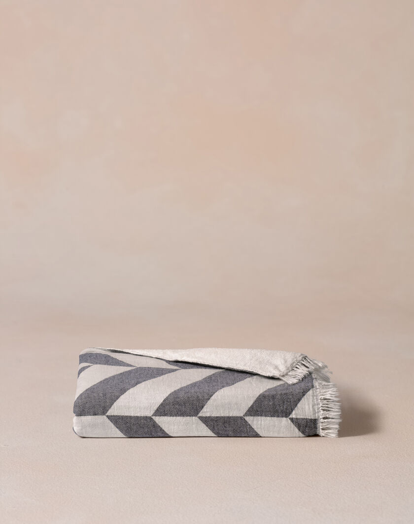 Chevron Fleece Throw thumbnail number 0