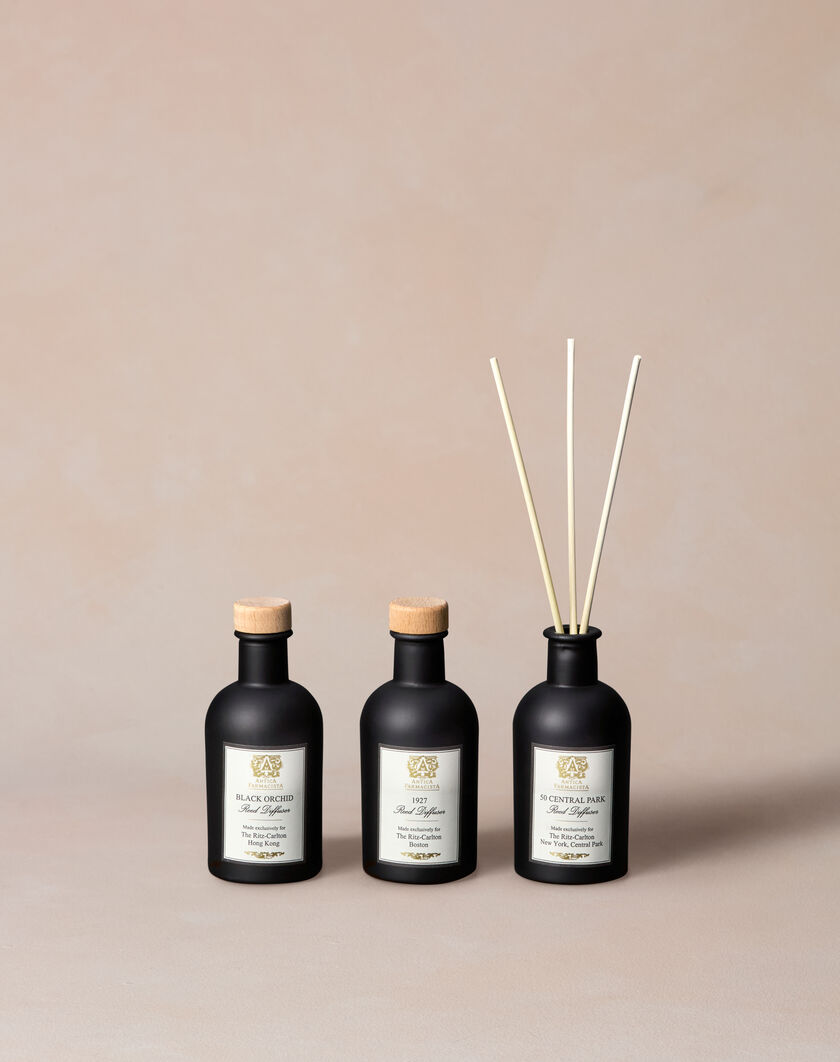 Black Reed Diffuser Set thumbnail number 0