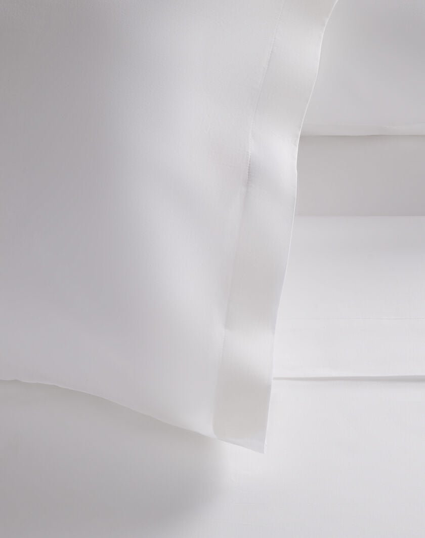 Classic White Pillowcases thumbnail number 1