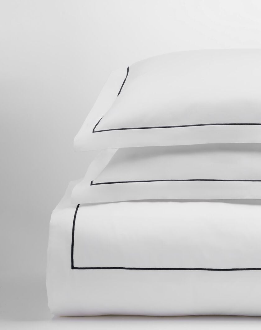 Hotel Stripe Duvet Cover & Shams Set thumbnail number 2
