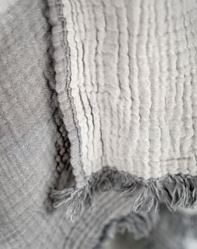 Muslin Throw thumbnail number 2