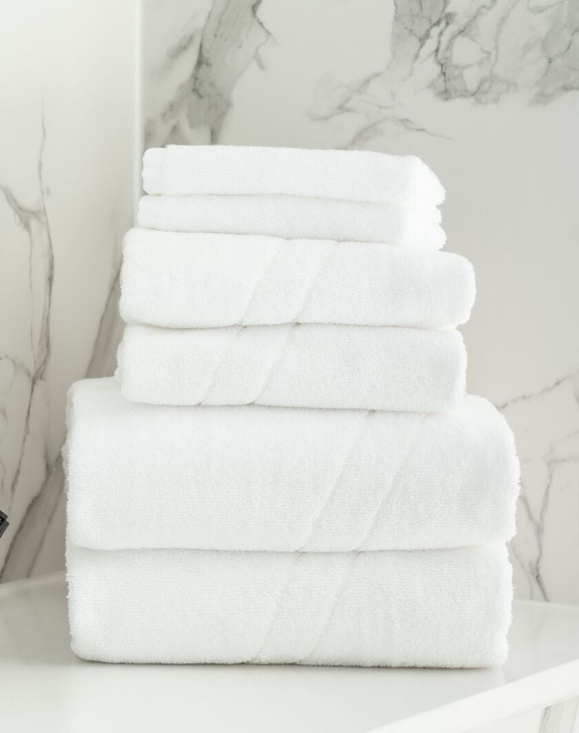 Angle Bath Towel Set thumbnail number 1