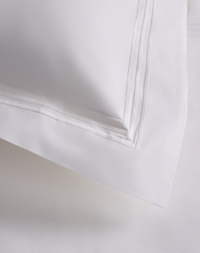 Triple Line/Embroidered Linen Set thumbnail number 3