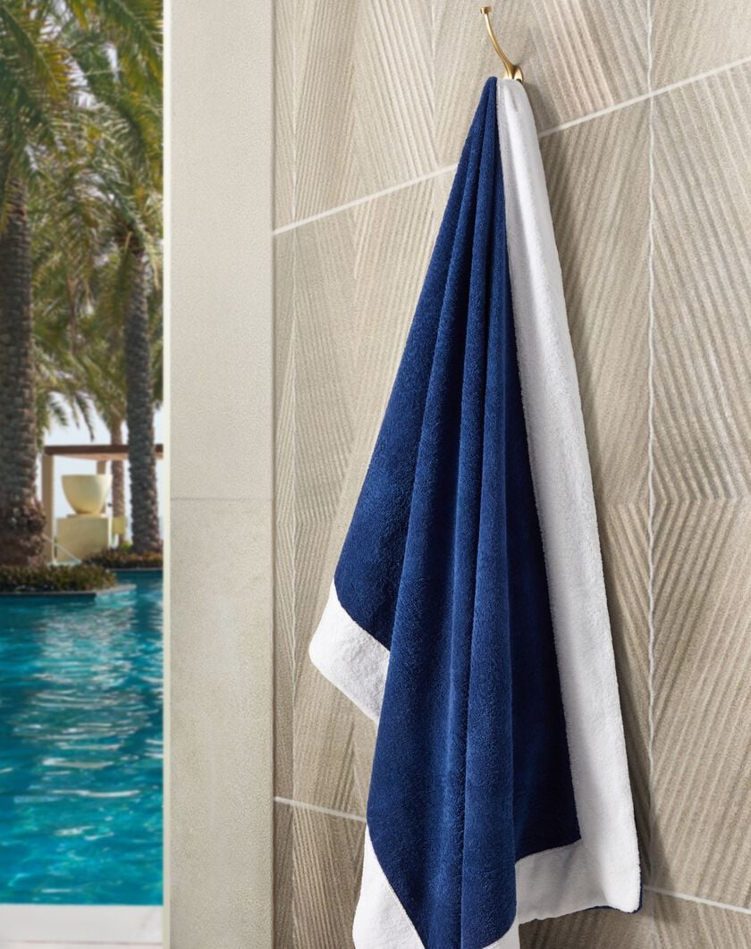 Frette Pool Towel thumbnail number 1